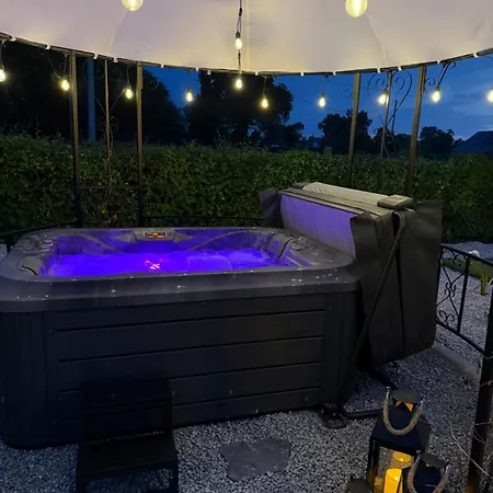 Роскошный шатер Verriere Insolite Avec Jacuzzi Et Sauna